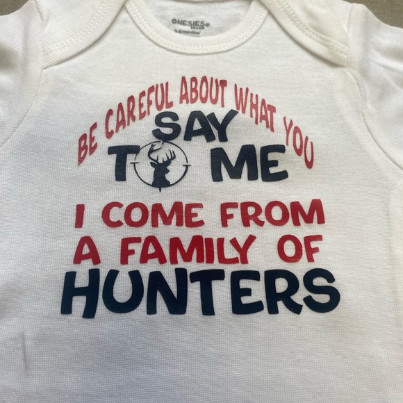 "Family of Hunters" Funny Graphic Onesies Long Sleeve Size 3-6 months - Picture 2 of 2